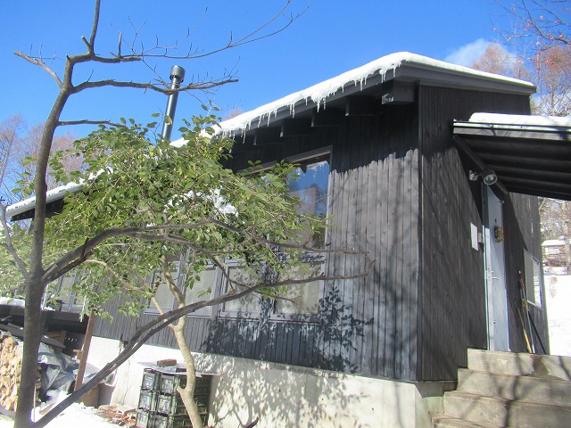 北杜市　屋根塗装工事　遮熱　別荘